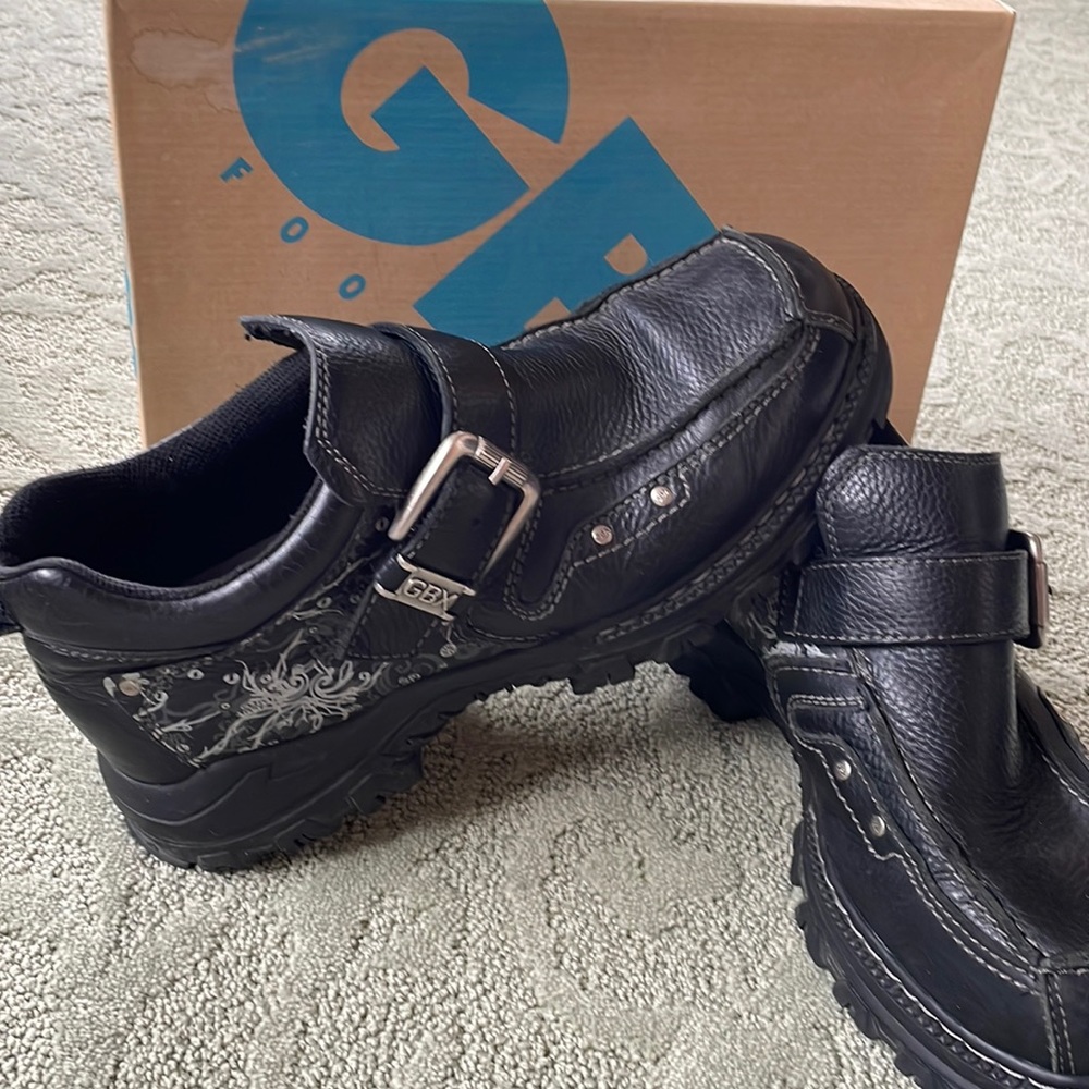 GBX mens slip on shoes